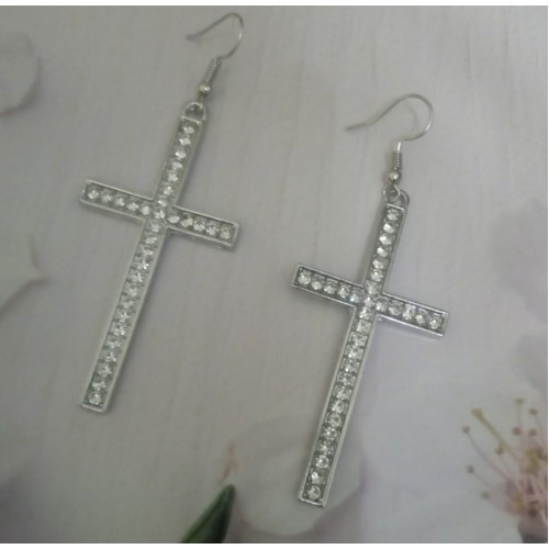 Cercei eleganti cruce mica argintii cu strasuri CW46