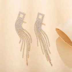 Cercei eleganti lungi aurii cu franjuri si strasuri CW50 Cercei eleganti lungi aurii cu franjuri si strasuri CW50