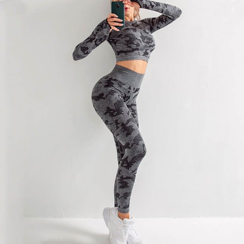 Costum Sport Fitness Camuflaj Colanti si Bluza Crop cu Maneca Lunga Gri cu Negru  SFIT006