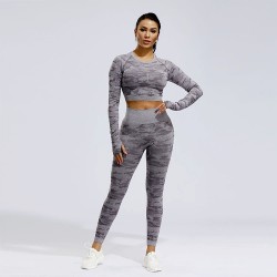 Costum Sport Fitness Camuflaj Colanti si Bluza Crop cu Maneca Lunga Mov SFIT006 Costum Sport Fitness Camuflaj Colanti si Bluza Crop cu Maneca Lunga Mov SFIT006