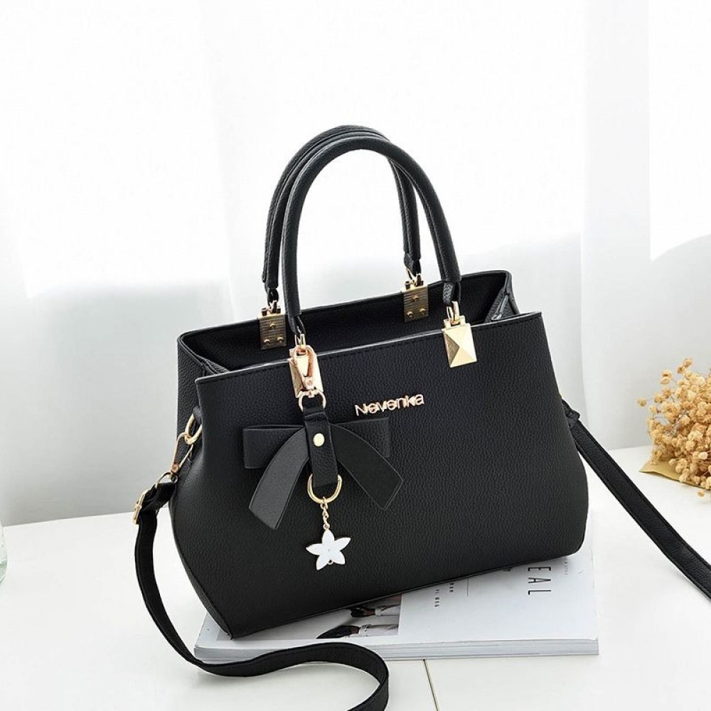 Geanta neagra fashion din piele ecologica cu fundita si breloc cu floare ACGD126 Geanta neagra fashion din piele ecologica cu fundita si breloc cu floare ACGD126