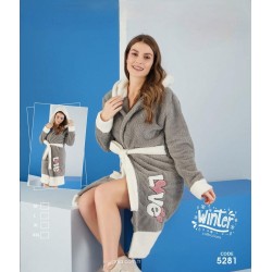 Halat Dama Plusat Pufos Cocolino Gri cu Gluga si Imprimeu HLT06 Halat Dama Plusat Pufos Cocolino Gri cu Gluga si Imprimeu HLT06
