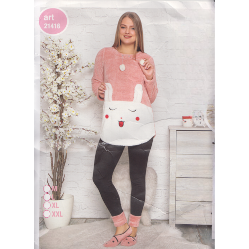 Pijama Cocolino din material pufos din doua piese cu pantaloni lungi si iepuras imprimat PJD036