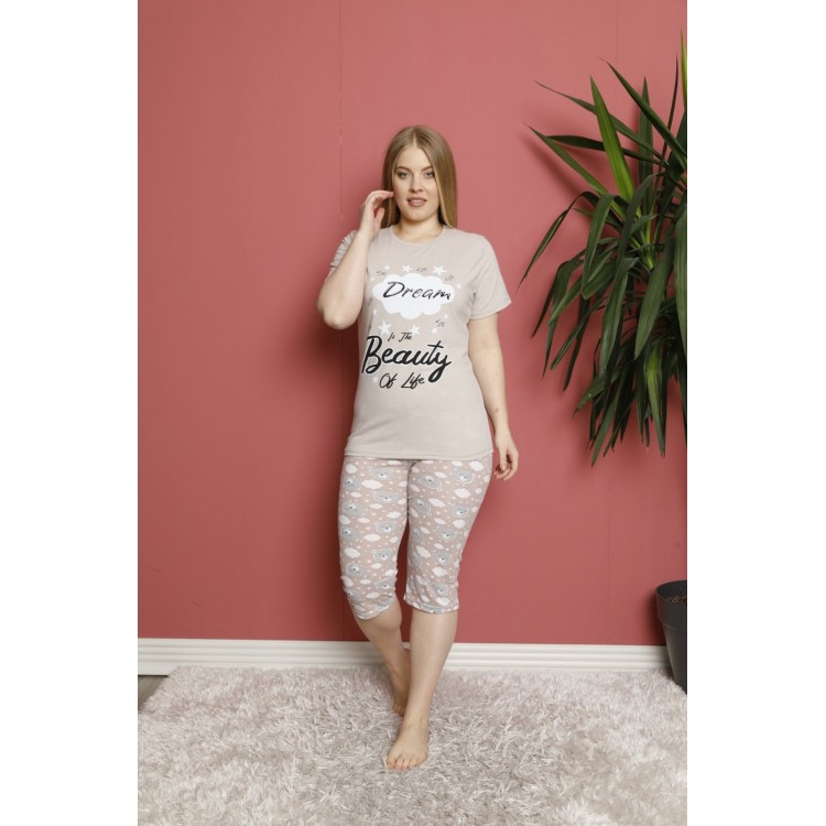 Pijama Dama batal bej tricou cu imprimeu nor si pantaloni trei sferturi PJD086