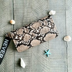 Portofel dama bej din piele ecologica Animal Print cu bareta Never Give Up ACPT015 Portofel dama bej din piele ecologica Animal Print cu bareta Never Give Up ACPT015