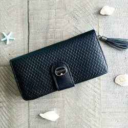 Portofel dama negru din piele ecologica cu incheietoare tip magnet si accesoriu ciucurei ACPT016 Portofel dama negru din piele ecologica cu incheietoare tip magnet si accesoriu ciucurei ACPT016