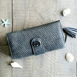 Portofel dama gri din piele ecologica cu incheietoare tip magnet si accesoriu ciucurei ACPT016 Portofel dama gri din piele ecologica cu incheietoare tip magnet si accesoriu ciucurei ACPT016