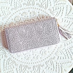 Portofel elegant lila din piele ecologica cu broderie si ciucurel  ACPT030 Portofel elegant lila din piele ecologica cu broderie si ciucurel  ACPT030