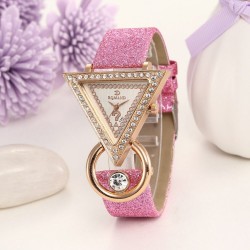 Ceas Dama Elegant cu cadran triunghiular si cristale Pink QUARTZ CDQZ036 Ceas Dama Elegant cu cadran triunghiular si cristale Pink QUARTZ CDQZ036