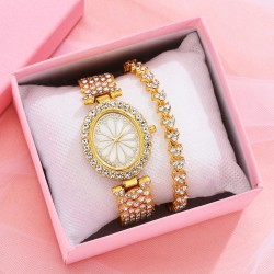 Set Ceas Dama Gold oval din metal cu strasuri + bratara QUARTZ CDQZ118 Set Ceas Dama Gold oval din metal cu strasuri + bratara QUARTZ CDQZ118