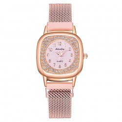 Ceas Dama Elegant Roz cu strasuri cadran patrat  bratara magnetica QUARTZ CDQZ138 Ceas Dama Elegant Roz cu strasuri cadran patrat  bratara magnetica QUARTZ CDQZ138