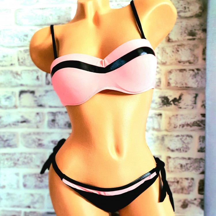 Costum de Baie  din doua piese cu sutien balconette push up roz bretele detasabile si slip cu inchidere laterala CBD005